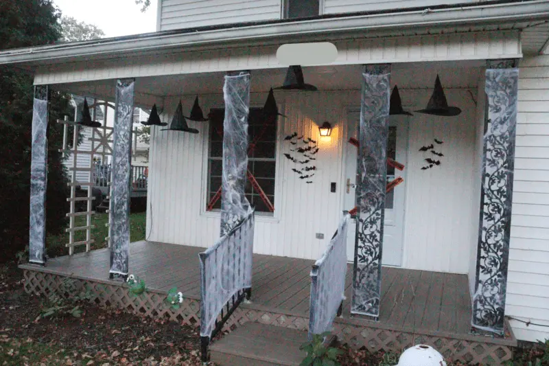 House porch decorations for Halloween